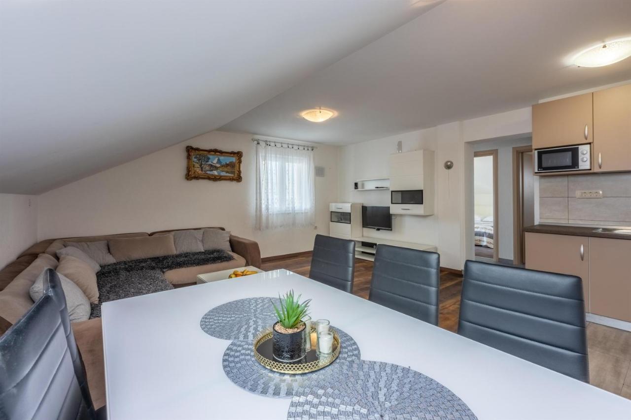 Apartments Mirela Цриквениця Екстер'єр фото